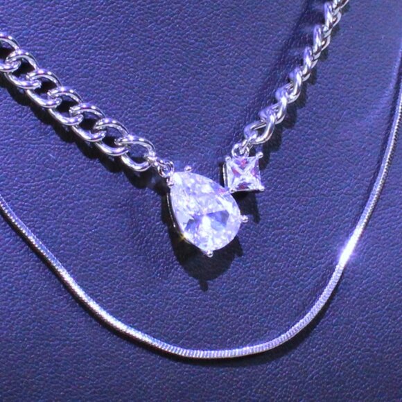 NWT Express Silver Tone Necklace with Clear Rhinestones - Picture 4 of 8